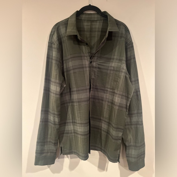 Lululemon button down size medium - Picture 1 of 2
